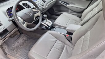 Honda Civic 1.8i Sedan Automat / 52tis.km / Nová STK / Kůže - 11