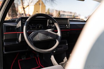 Volkswagen Golf Mk2 - 11