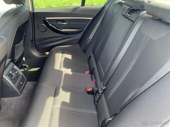 BMW 320i 2.0 Benzin 135kW/Manuál/sedan/9.2018 - 11