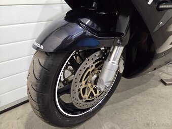 Honda CBR 900 RR Fireblade - 11