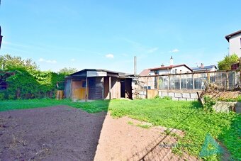 Rodinný dům se zahradou na skvělé adrese v Nové Pace. - 11
