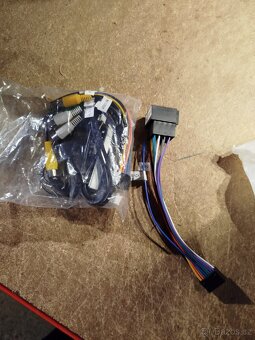 Vyjížděcí autorádio + kamera + carplay android 2gb ram 32hdd - 11