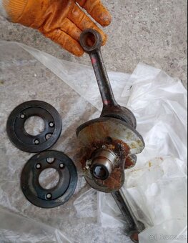 Originální nove díly z vojenského depozitu motor klikovka - 11