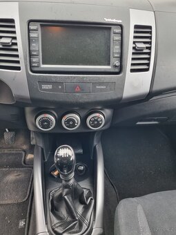 Mitsubishi Outlander 2.2 HDI 115 kW, původ ČR - 11