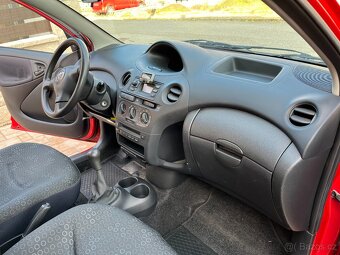 Toyota Yaris 1.0 VVT-i 48kW - 11