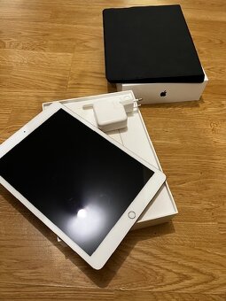 Tablet Ipad 7.gen /Super cena/ - 11