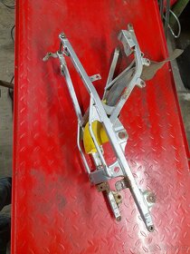 husgvarna 610  TE podsedlový rám - 11