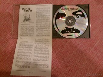 Charles Manson: CD Lie + sbírka knih. - 11