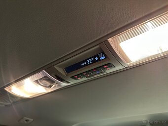 VW Multivan T5 2.0 TDI 103kW 2x ŠOUP. 7 MÍST TAŽNÉ CarPlay - 11