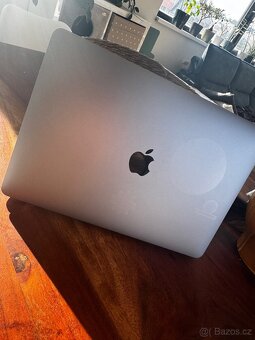 MacBook Pro 13'' 2017, 16GB ram, 256gb, dvoujádro - 11