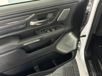 Dodge Ram 1500 Limited 5,7 2022 - 11