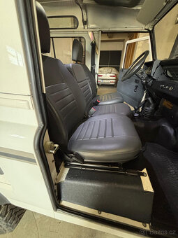 LAND ROVER DEFENDER 90 TD - 11