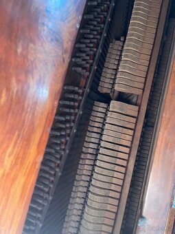 Piano /velmi poškozené/ - 11