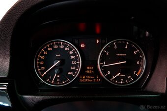 BMW 318i Touring 105kW, M paket, 2x ALU, SENZORY,VÝHŘEV,ŠÍBR - 11