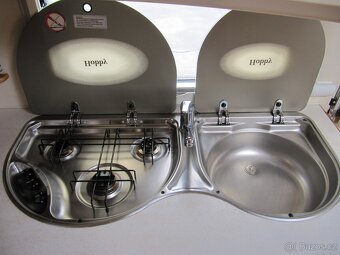 Prodám karavan Hobby 495 UL,r.v.2008 + mover + předstan. - 11