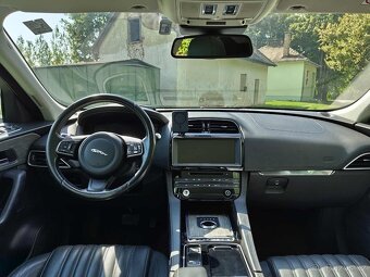 Jaguar F-Pace 3.0 TDV6 Prestige AWD A/T - 11
