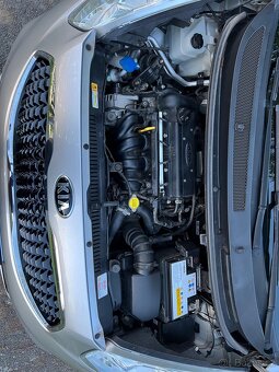 KIA VENGA, 1,4 CVVT, benzín - 11