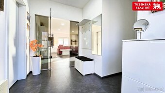 Zánovní bungalov 5+kk s garáží, se zahradou a velkou krytou  - 11