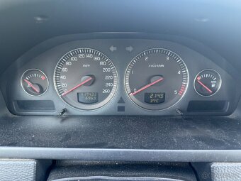 Volvo XC90 - 11