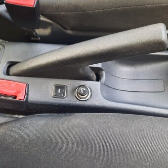 Skoda fabia 1,6 tdi 66 kw.nova stk - 11