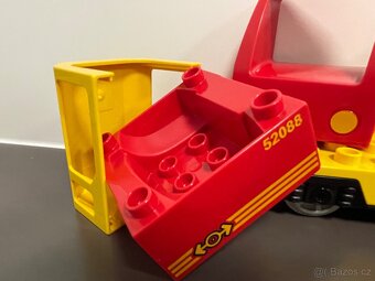 Lego Duplo lokomotiva I - 11