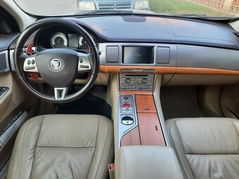 Jaguar XF 3.0 D - 11
