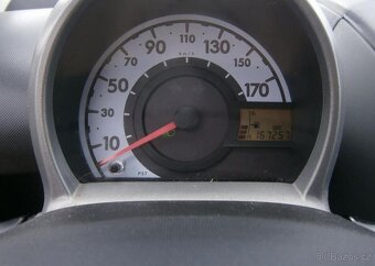 Peugeot 107 1.0i 50kw,CZ,serviska benzín manuál 50 kw - 11