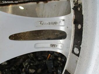 ALU kola BMW F11 8+9x18 ET24 - 11