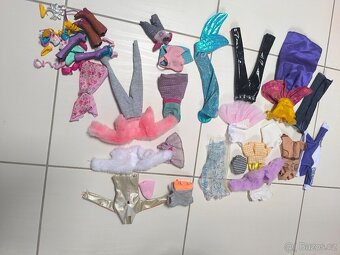 Domeček pro Barbie s výbavou - 11