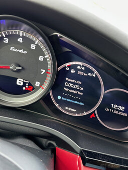 Prodám PORSCHE CAYENNE TURBO 2018 o výkonu 404 kW - 11