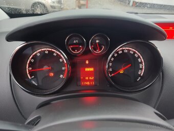 Opel Meriva 1.4 16V  2015 1. majitel ,nové v ČR - 11
