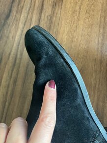 Černé kožené suede kozačky Tommy Hilfiger - 11