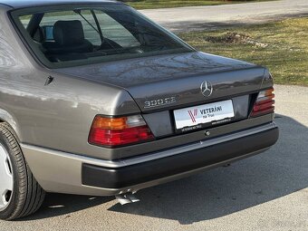 Mercedes-Benz 300CE W124 - 11