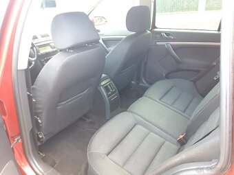 ŠKODA OCTAVIA 1.9 TDI 77KW ELEGANCE DSG - 11