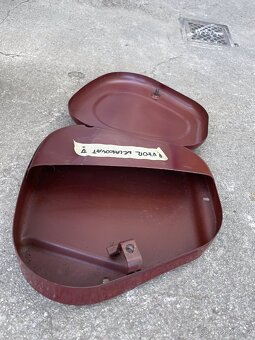 Jawa 500 OHC. - schránky baterie a nářadí - 11