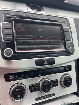 Volkswagen Passat 2.0 TDI 103 kW Xenony, Manual - 11