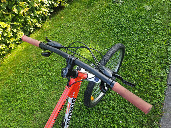 Menší 26" horské hliníkové kolo AUTHOR, rám 15" po servisu - 11