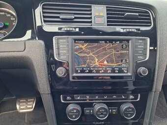 Volkswagen Golf, Volkswagen Golf R DSG 221 KW - 11