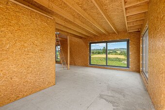 Prodej rodinného domu u rybníka - 11