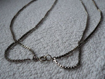 Dvojitý řetízek stříbrné barvy - 11