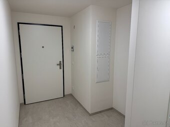 Pronájem bytu 2 + kk Zahálka Mezi Vodami - 11
