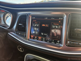 Dodge Challenger 6.4 Hemi R/T Scatpack Shaker 2021 - 11