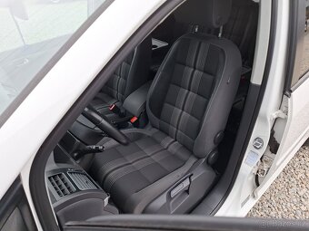 Volkswagen Touran 1,2TSi MATCH AKČNÍ CENA - 11