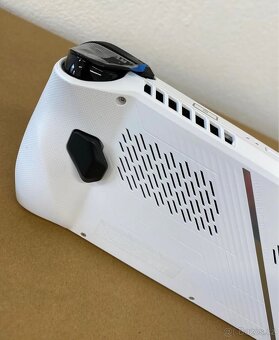 ASUS ROG Ally RC71L - NH001W - 11