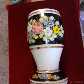 Starožitná váza z mléčného skla - 11