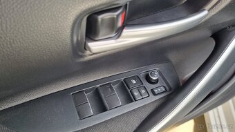 TOYOTA COROLLA 1.5 SDN 2025 COMFORT ODPOČET DPH - 11