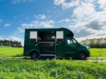 Přepravník koní Renault ATM 5-místný / Automat - 11