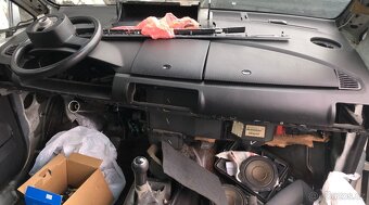 Prodám kompletní interiér automobilu Ford Galaxy 2006 1.9TDI - 11