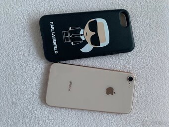 iPhone 8 + 5 obalů - 11