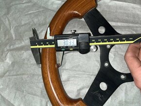 Dřevěný volant Luisi 310mm - 11